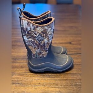 Boys Muck Boots size 1